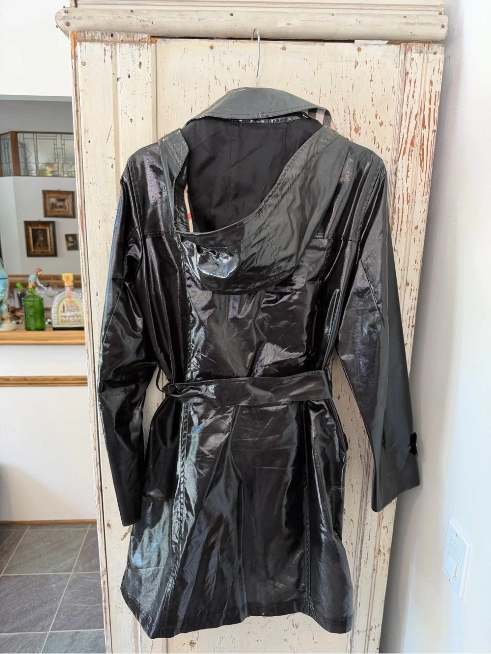 BURBERRY VINTAGE PATENT LEATHER TRENCHCOAT - Picture 10 of 14